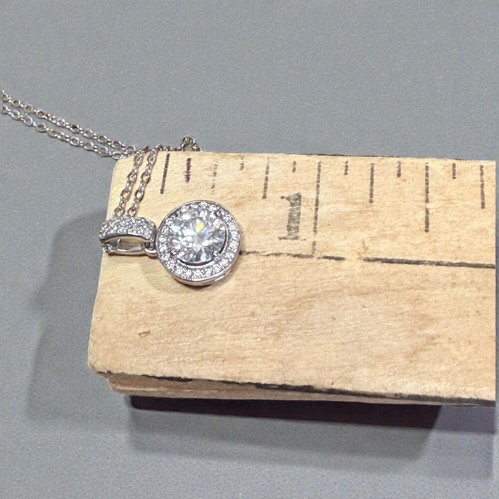 Moissanite Halo Round Necklace 18K over 925 NEW - Picture 6 of 10